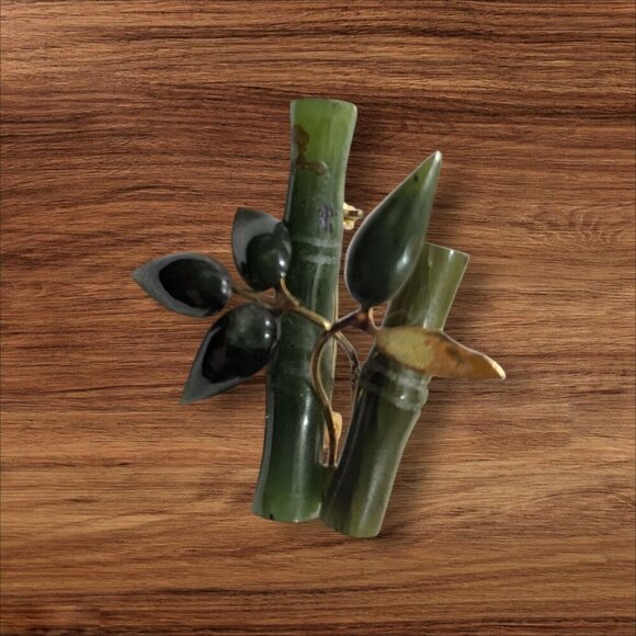 Vintage  bamboo Carved Nephrite Jade branch & leaves gold tone brooch/pin - Picture 3 of 7